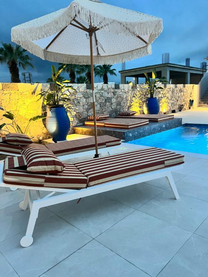 Cora May Central Villa With Private Pool 200M To The Beach Faliraki Extérieur photo