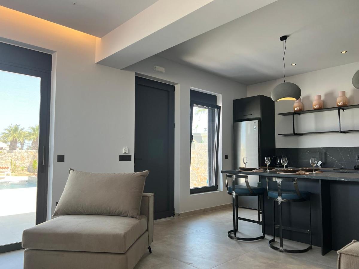 Cora May Central Villa With Private Pool 200M To The Beach Faliraki Extérieur photo